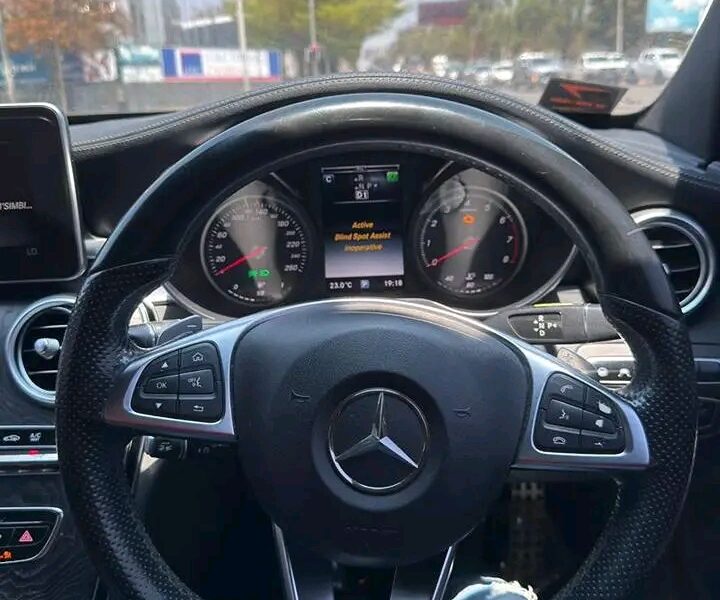 Mercedes Benz C200